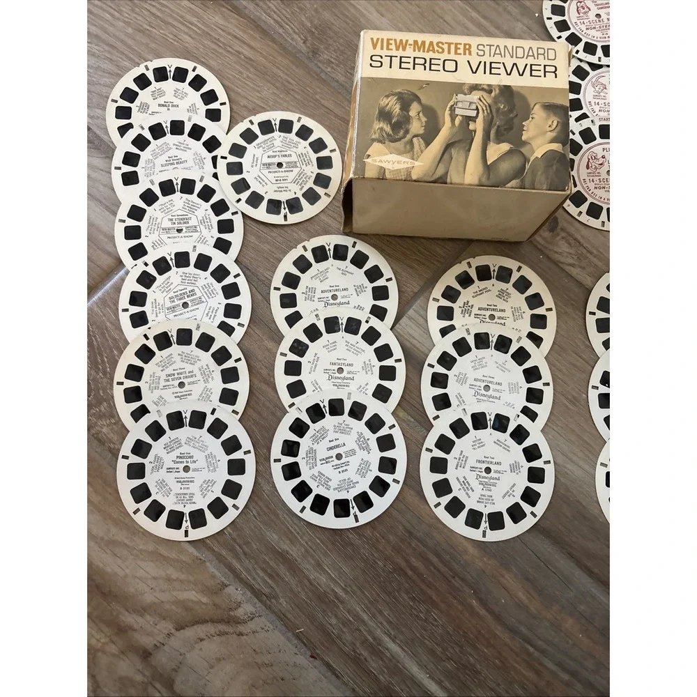 Vtg Sawyers Viewmaster Standard Stereo Viewer No.2014 w/Box & 31 Discs Flipper‎